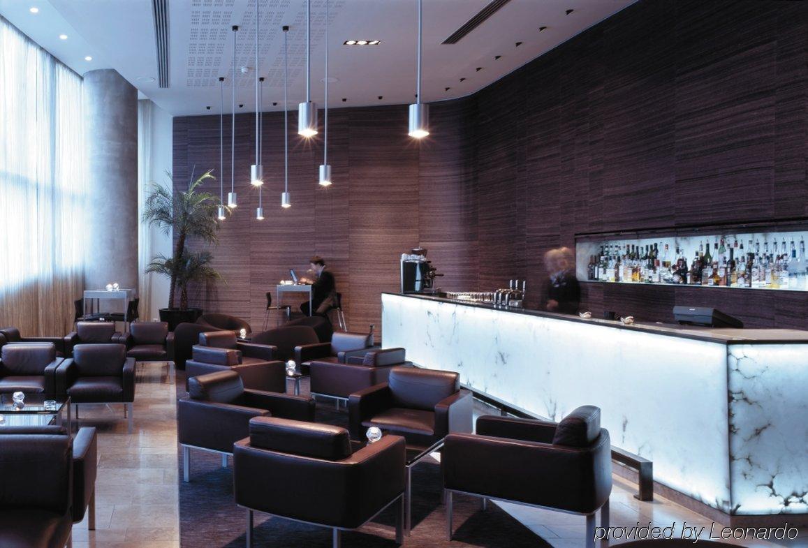 Radisson Blu Hotel, Hotel